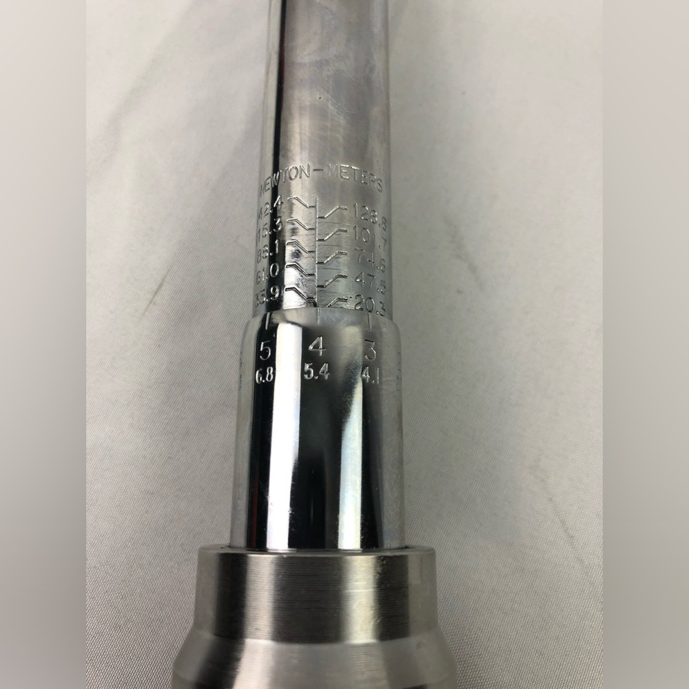 Torque Wrench With Storage Case. - image 5